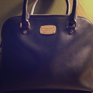 like new michael kors black leather purse
